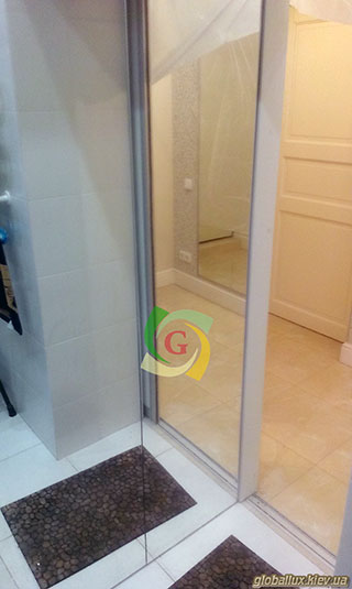 Встановлення дзеркальних дверей